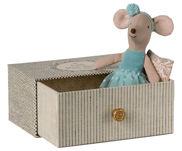 *PRE-ORDER* Maileg, Dance Mouse in Daybed, Little Sister (DUE JUNE)