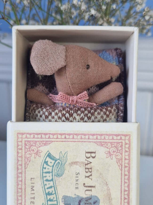 Maileg, Sleepy wakey Baby Mouse in Matchbox - Rose