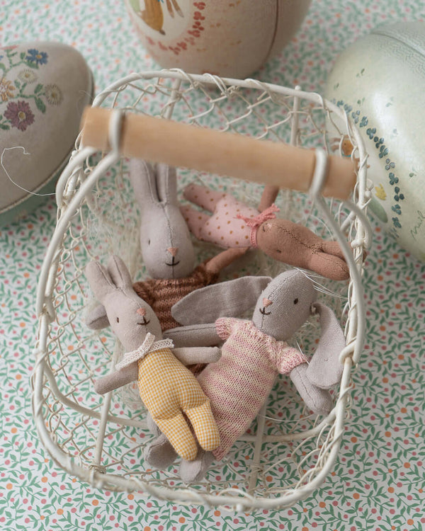 Maileg, Micro Bunny in Knitted Outfit (Pink)