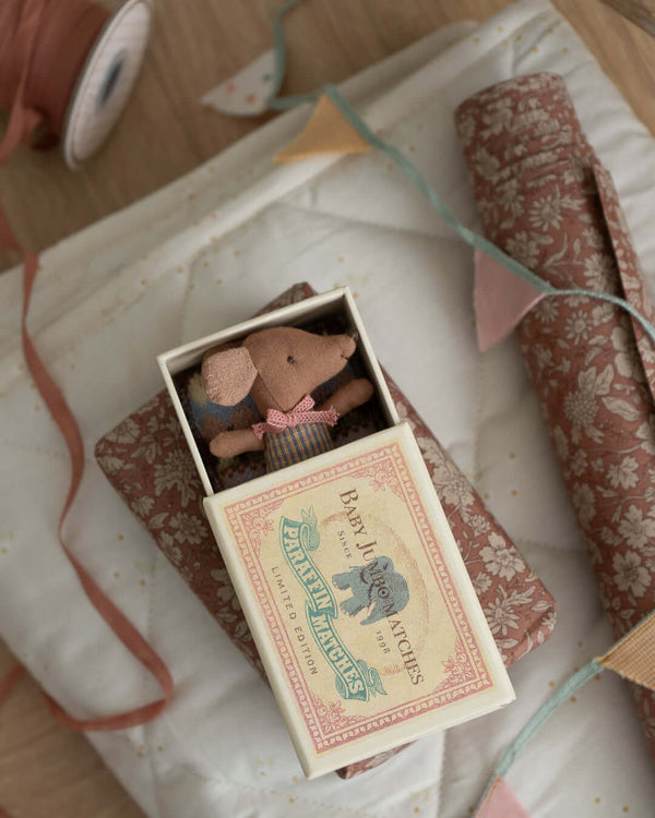 Maileg, Sleepy wakey Baby Mouse in Matchbox - Rose